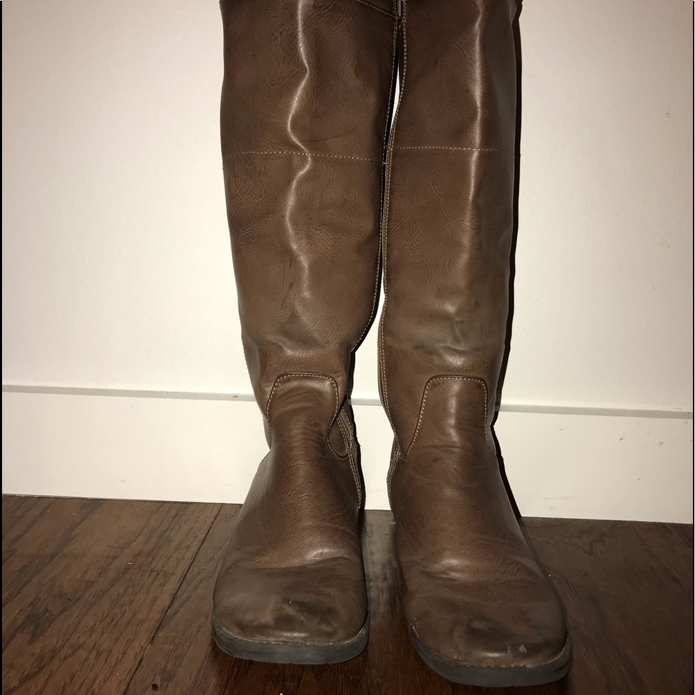Brown boots